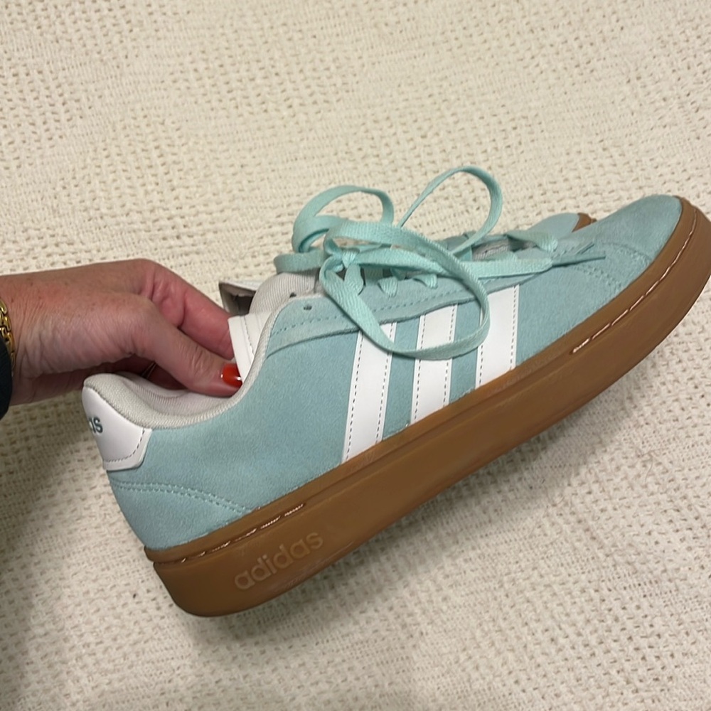 Adidas sambas 7.5 (aqua)